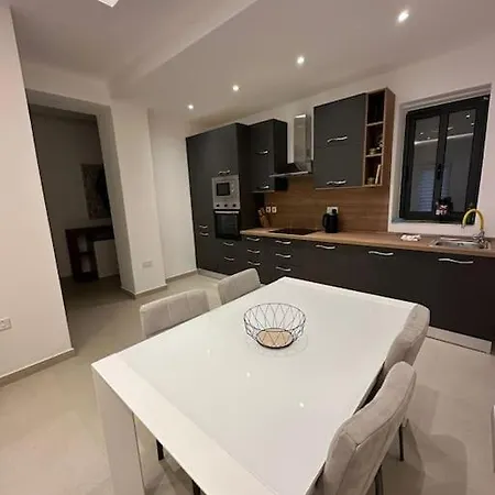 Maisonette 1b, Spacious, Modern And Cosy Apartamento *