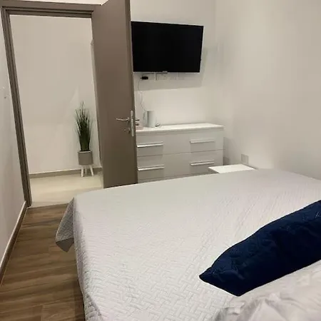 Maisonette 1b, Spacious, Modern And Cosy